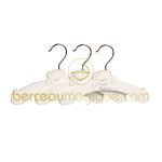 Set de 6 cintres en bois Drag�e - Kaloo