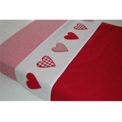 Drap de lit coeur patchwork rouge (120 x 150 cm)