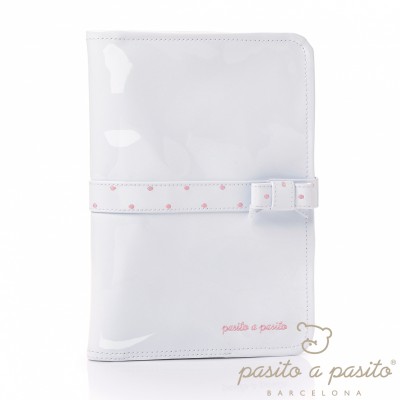 Prot�ge carnet de sant� �co-cuir verni blanc � pois rose par Pasito a pasito