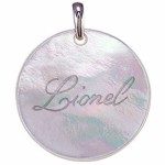 Gravure pr�nom sur bijou en nacre (mod�le 29) - Atelier de gravure