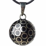 Bola noir volutes cercles argent�s - Babylonia