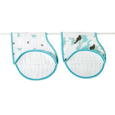 Lot de deux bavoirs en mousseline Dribble ''Little man'' par Aden + Anais
