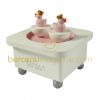 Boite � musique canards couronn�es rose