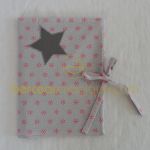 Prot�ge carnet de sant� Fleurs fuschia - Le petit rien