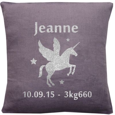 Coussin de naissance prune personnalisable (45 x 45 cm)