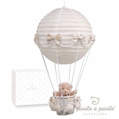Lampe montgolfi�re ours vichy beige par Pasito a pasito
