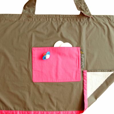 Couverture d'allaitement olive et rose par Minimonkey