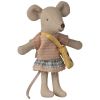Petite Sœur souris avec son sac Maileg Produit 1