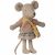Variation Rose, gris, jaune du produit Petite Sœur souris avec son sac de la marque Maileg