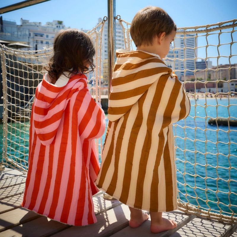 Poncho de bain enfant Elma Camel BEBEL Ambiance 6