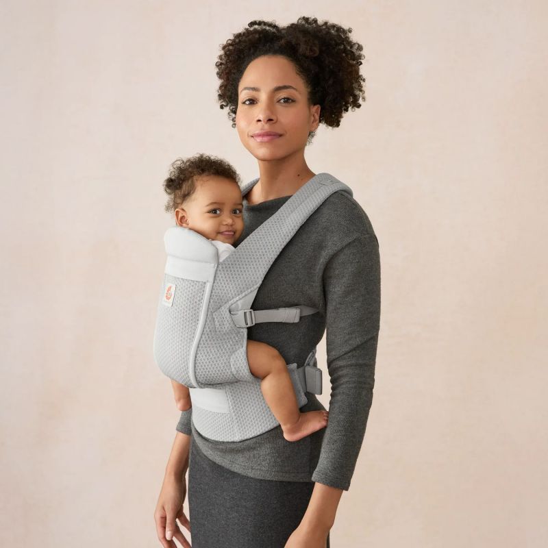 Porte bébé Omni Lite Mesh Pearl Grey Ergobaby Ambiance 4