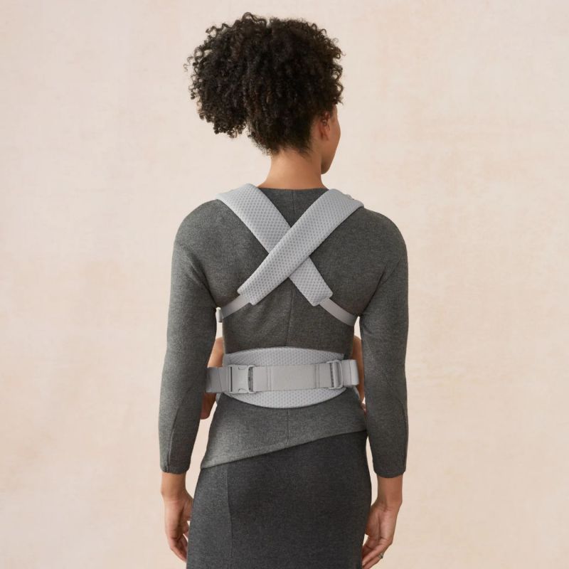 Porte bébé Omni Lite Mesh Pearl Grey Ergobaby Ambiance 6