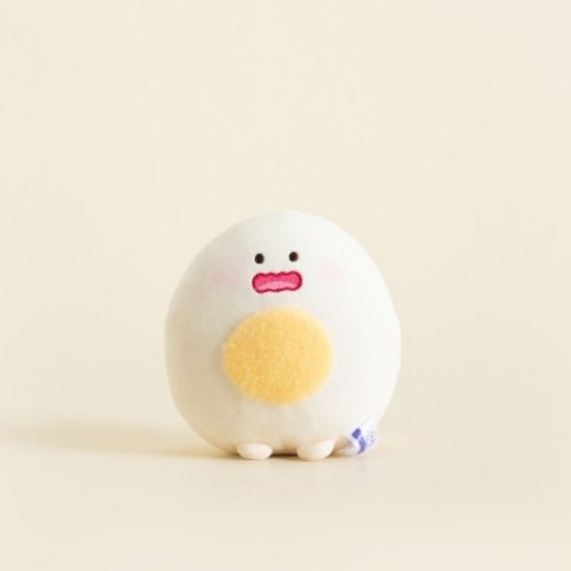 Porte-clé peluche Picnic Œuf de caille (15 cm) Bazuuyu Ambiance 2