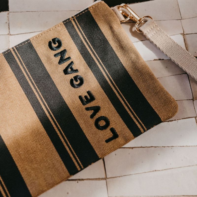 Pochette Kira Love Gang rayures camel Zakuw Ambiance 3