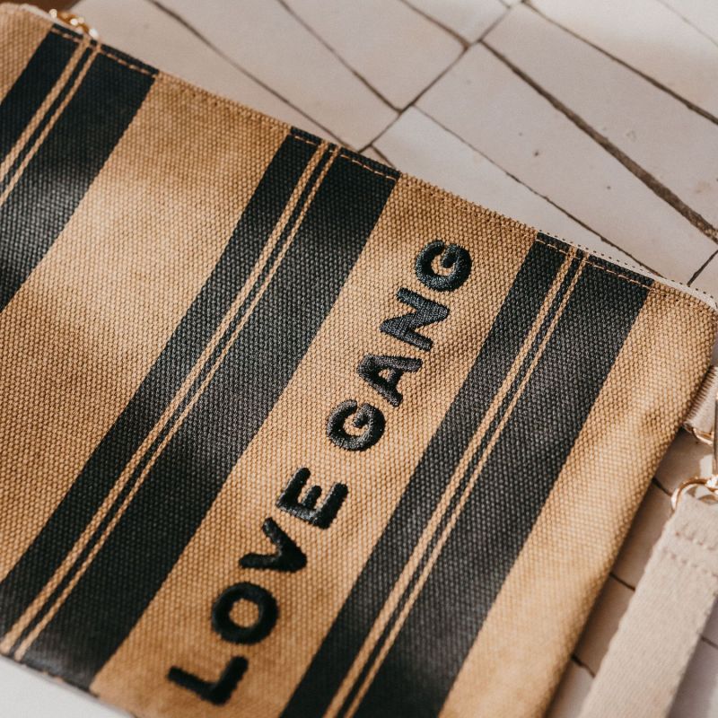 Pochette Kira Love Gang rayures camel Zakuw Ambiance 4