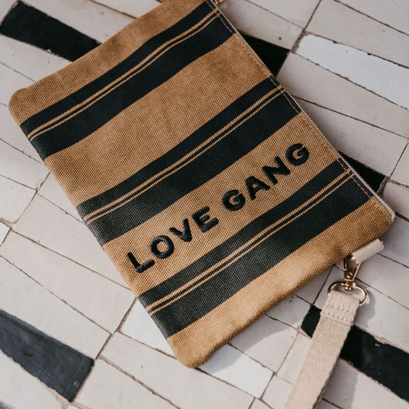Pochette Kira Love Gang rayures camel Zakuw Ambiance 5