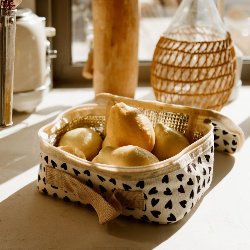 Sac à goûter isotherme Cœurs Ecru Atelier Wagram Ambiance 2