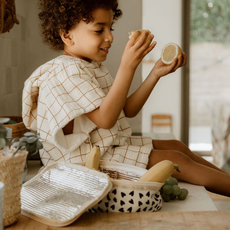 Sac à goûter isotherme Cœurs Ecru Atelier Wagram Ambiance 5