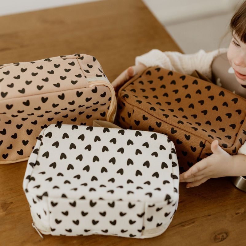 Sac à goûter isotherme Cœurs Ecru Atelier Wagram Ambiance 8