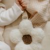 Attache tétine Fleur moumoute Ecru-Beige Atelier Wagram Ambiance 4
