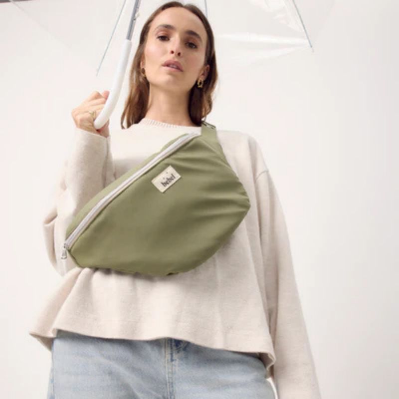 Banane à langer Imper' kaki BEBEL Ambiance 4