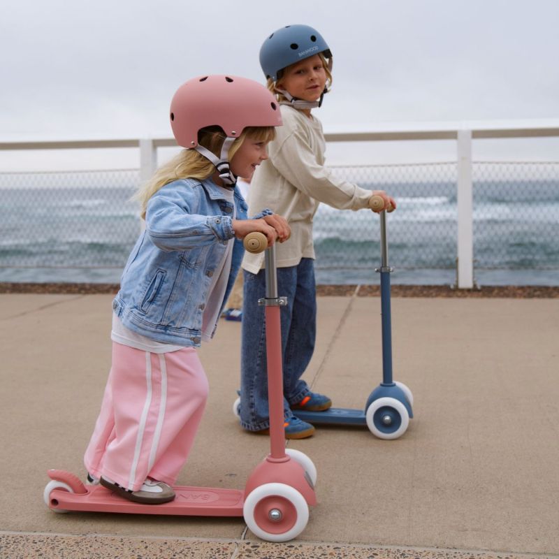 Casque ECO Raspberry (3-7 ans, 50-54 cm) Banwood Ambiance 2