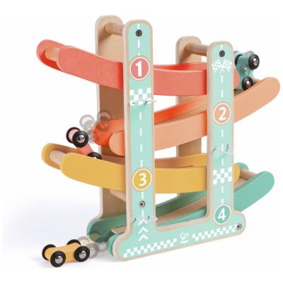 Piste de course et voitures Hape