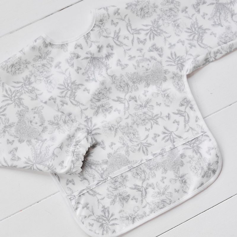 Bavoir manches longues Toile de Jouy gris clair Tartine et Chocolat Ambiance 3