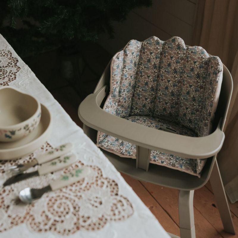 Coussin pour siège haute Grace Blue Garden Elodie Details Ambiance 2