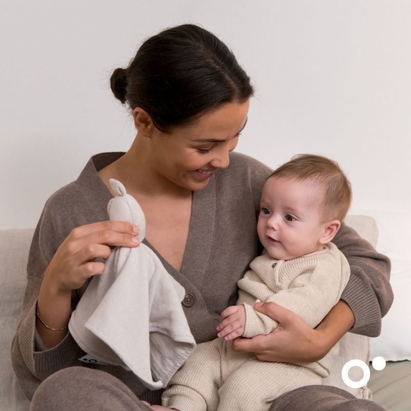 Doudou You&Me aide à la séparation Almond Doomoo Ambiance 4