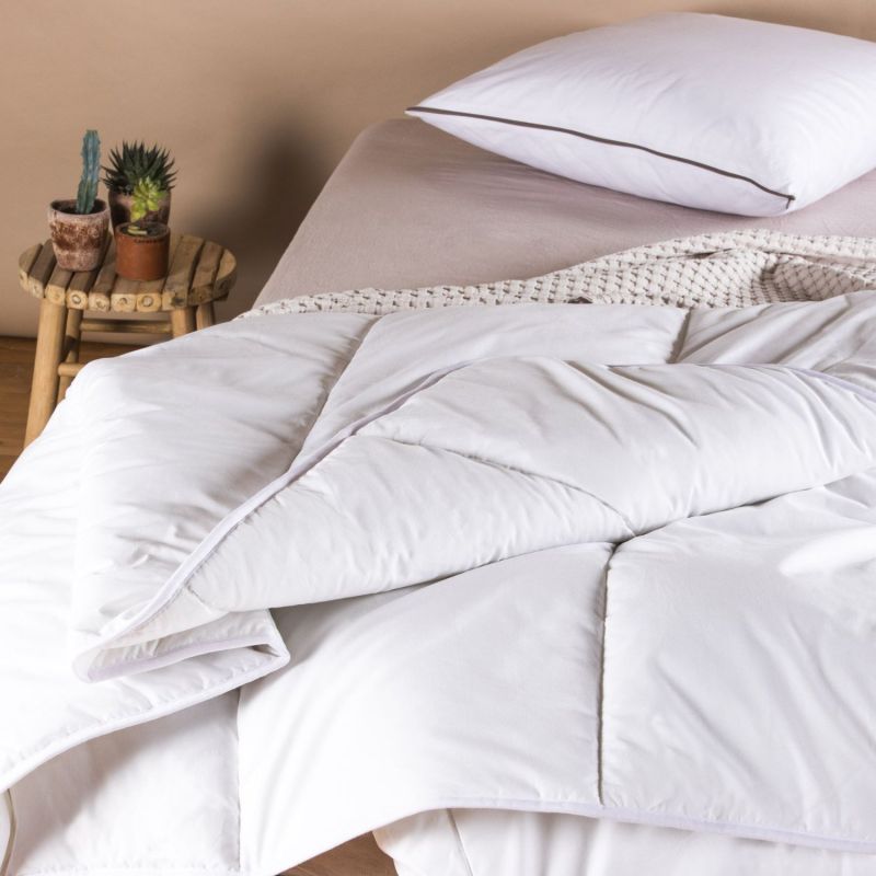 Couette légère Maui en coton bio (140 x 150 cm) Kadolis Ambiance 2