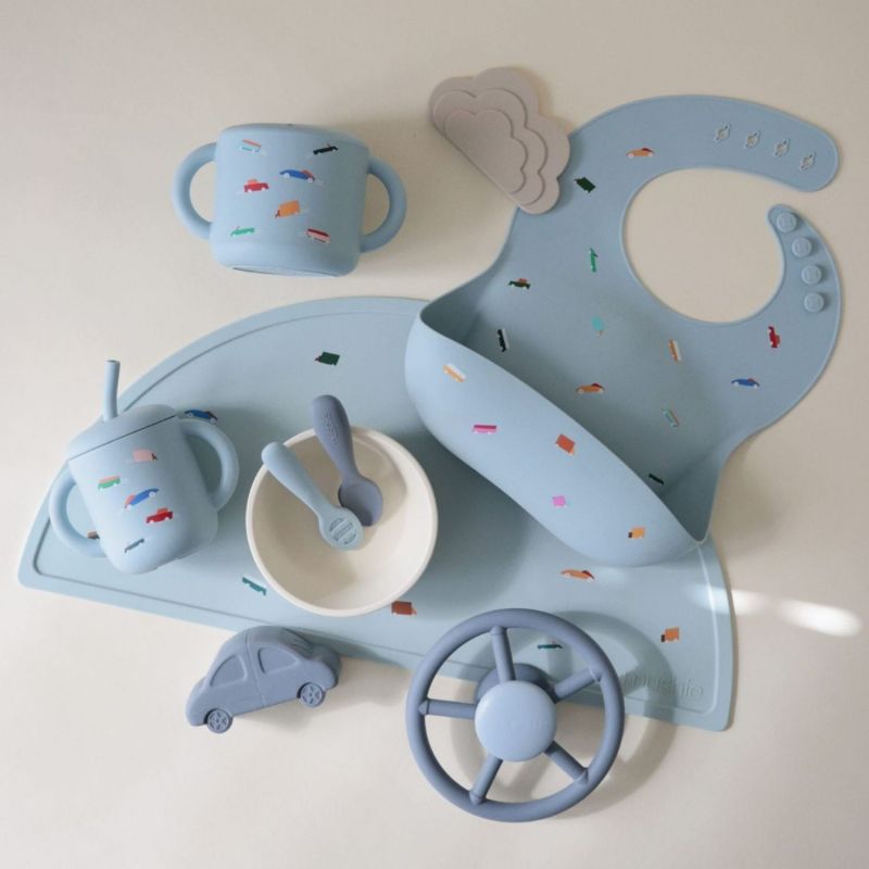 Tasse à paille Retro Cars Mushie Ambiance 4