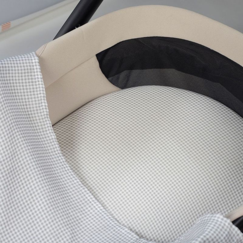Drap housse pour nacelle et Lange Little Bloom Vichy Gris Pasito a pasito Ambiance 2