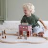 Caserne de pompiers en bois + figurines pour circuit  par Little Dutch