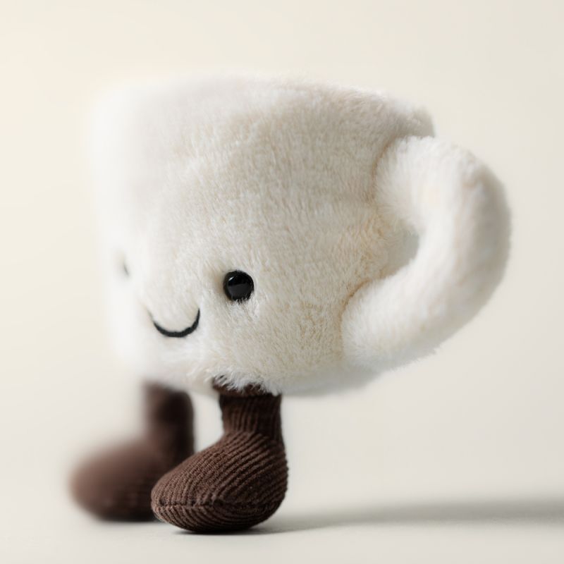 Image d'ambiance de présentation du produit Peluche Amuseable Tasse Café Espresso (10 cm) - Jellycat