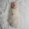 Attache sucette Hera Pale Yellow Mushie Ambiance 2