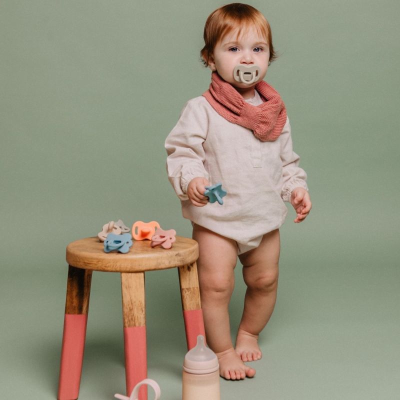 Sucette réversible SXPro Colour Essence Mauve (0-6 mois) Suavinex Ambiance 2