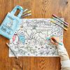 Set de table à colorier lavable et réutilisable Peter Rabbit avec 10 feutres Eatsleepdoodle Ambiance 7