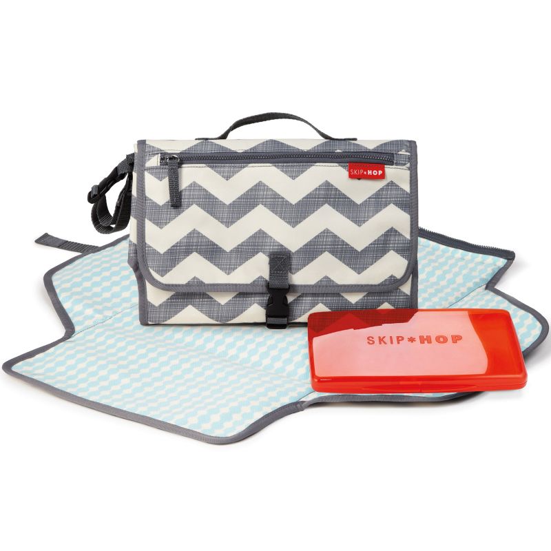 Petit sac à langer chevrons Skip Hop Produit 1 grande taille