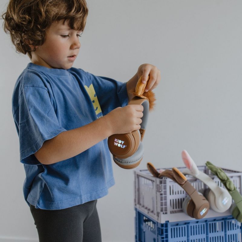 Casque Audio Bluetooth KIDYEARS Lion oreilles aimantées  KIDYWOLF Ambiance 3