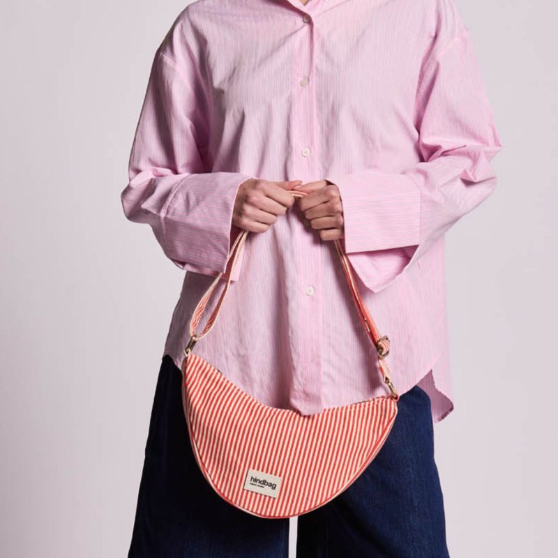 Sac banane Andrea Rayures Fines Rouge Hindbag Ambiance 5