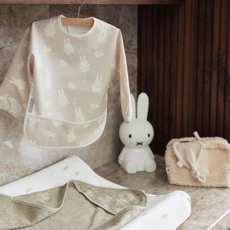 Bavoir à manches imperméable Miffy Snuffy Nougat Jollein Produit 6
