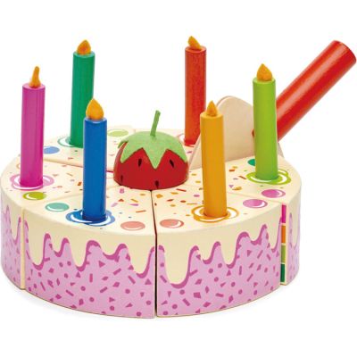 Gâteau d'anniversaire arc-en-ciel à découper