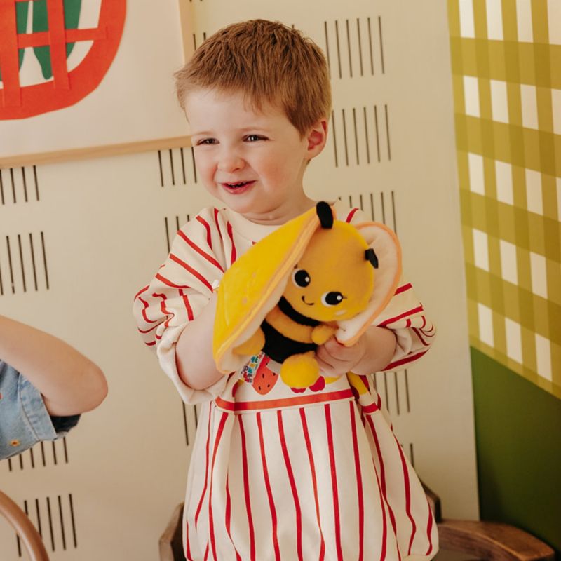 Image d'ambiance de présentation du produit Peluche Les Flipetz Buzzet l'abeille-clémentine - Les Déglingos