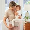Porte bébé enfant Alta Hip Natural Beige Ergobaby Ambiance 5