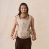 Porte bébé enfant Alta Hip Natural Beige Ergobaby Ambiance 8