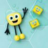 Personnage Alex jaune et 2 cubes lumineux  par Glo Pals