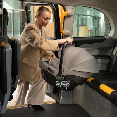 Siège-auto ISOFIX sans base PIPA URBN Château (Groupe 0+)