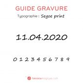 Gravure date en chiffres sur bijou (Typo 3 Segoe print)