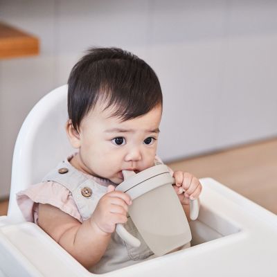 Tasse d'apprentissage évolutive Latte (240 ml)